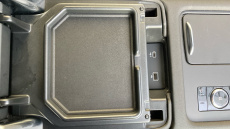 Land Rover Discovery 3.0 D300 Dynamic SE 5dr Auto Diesel Station Wagon